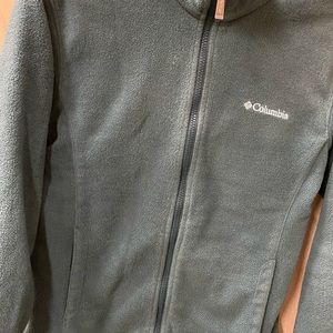 Green Columbia sweater